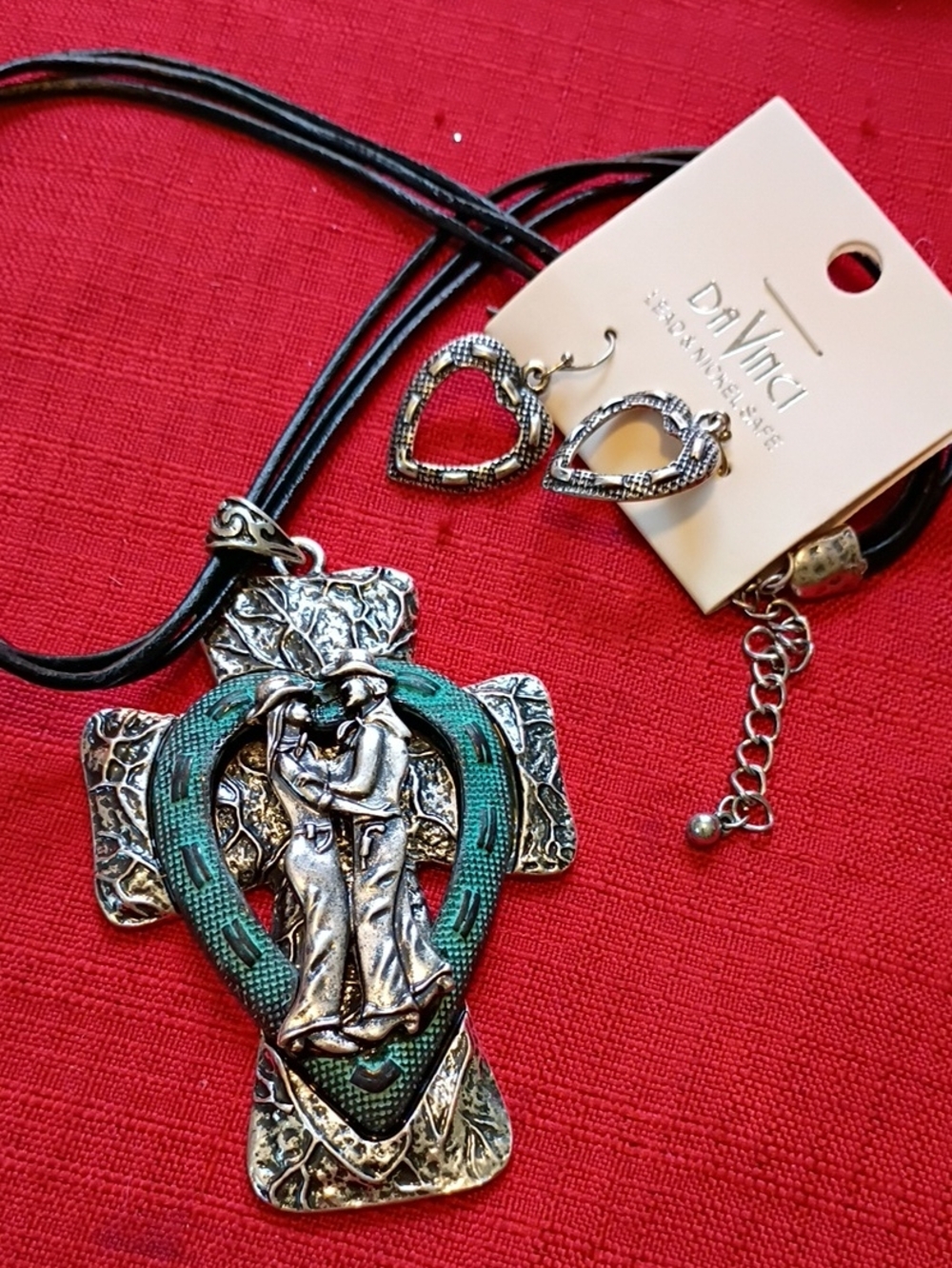 DaVinci Women's Silver & Green Horseshoe Cross Pendant Necklace